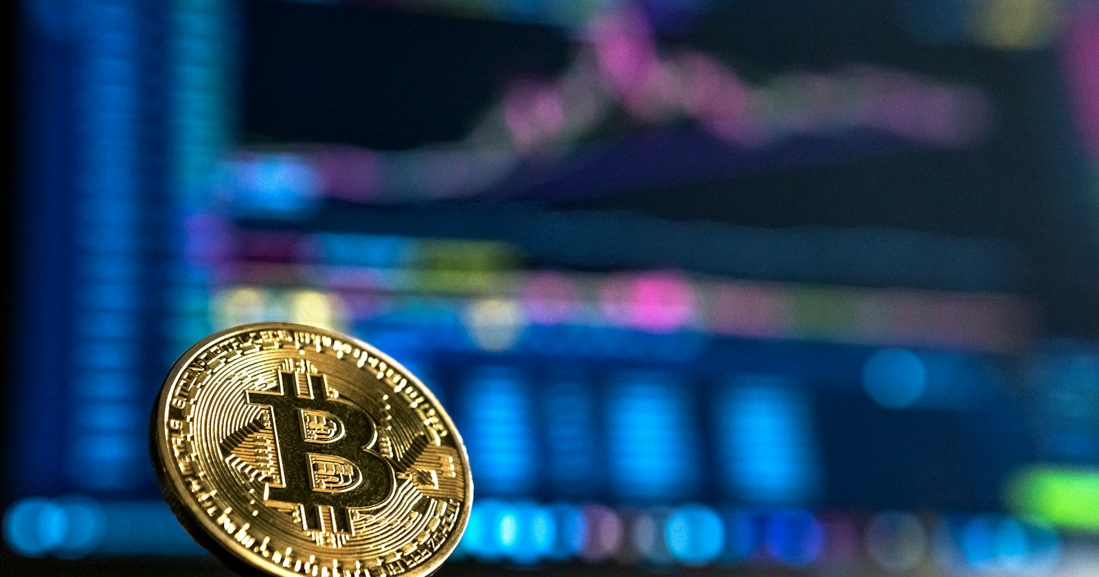 Daily Crypto Market Brief: 13 กันยายน 2569 — BTC $77,274 | Fear & Greed 61